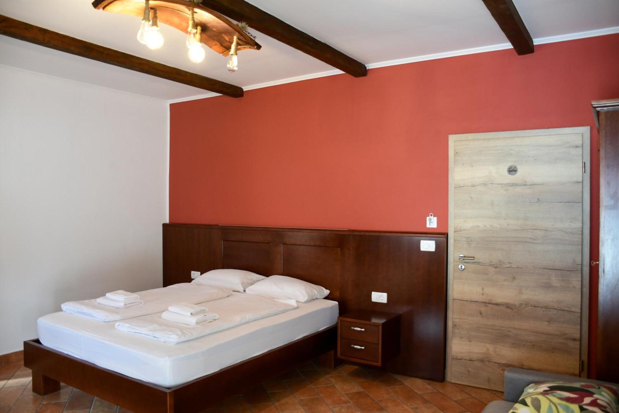 Razman Wine Rooms Gracisce Экстерьер фото